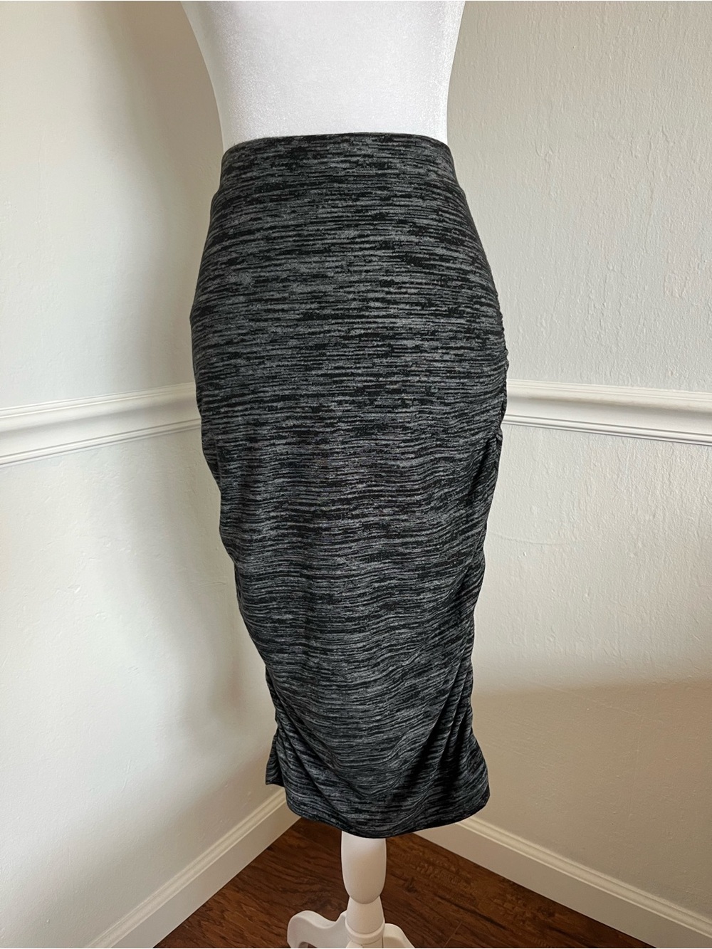 Splendid charcoal space-dye midi skirt
